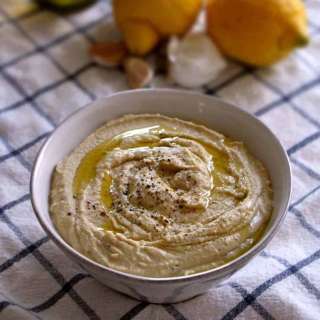 Roasted Garlic and Lemon Hummus