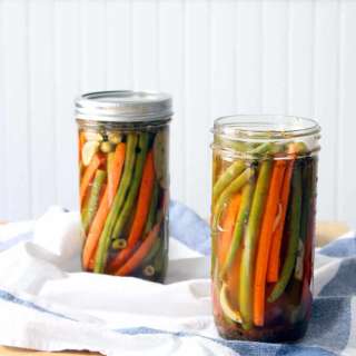 Spicy Cajun Pickled Green Beans and Carrots