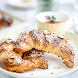 Quick Method Almond croissants