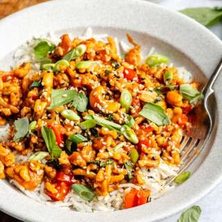 Sweet and Spicy Gochujang Chicken Bowls