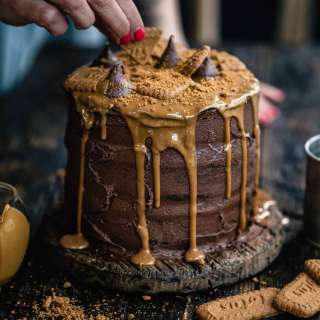 Vegan Biscoff Cake