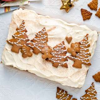 Gingerbread Traybake Cake