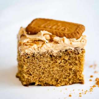 Biscoff Cake Traybake