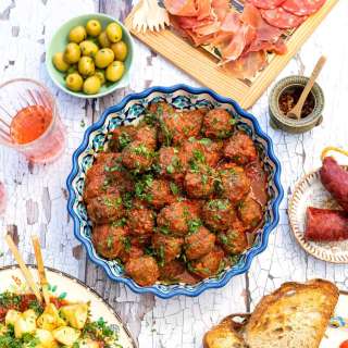 Spanish Meatballs (Albondigas)