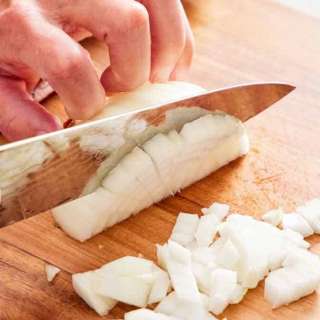 How To Cut An Onion