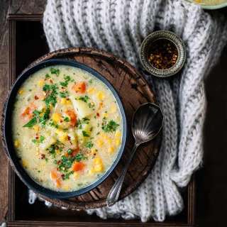 Creamy vegan corn chowder