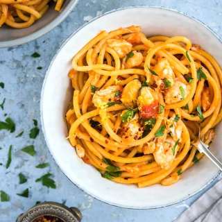 Super easy one-pot crab pasta - ready in 15 minutes!