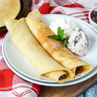 Pandekager (Danish Pancakes)