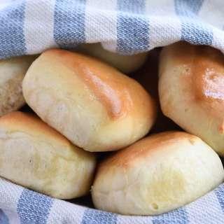 Copycat Texas Roadhouse Rolls