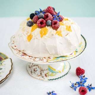 The Perfect Pavlova | Step By Step Guide