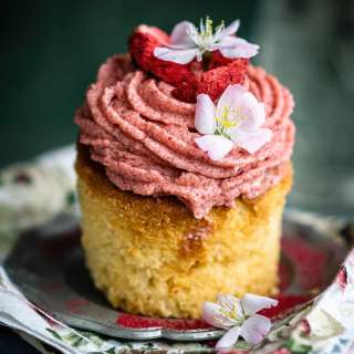 Air Fryer Cupcakes