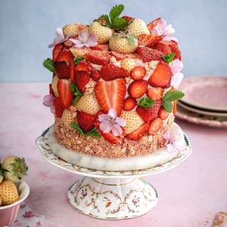 Strawberry Crunch Cake