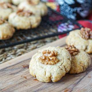 Walnut Biscuits