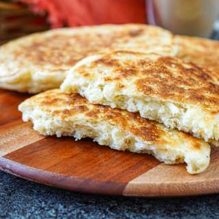 Mkatra Foutra (Sesame Coconut Flatbreads)