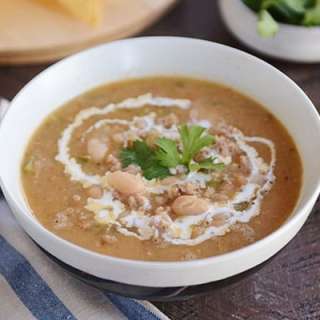 Roasted Garlic and White Bean Chili