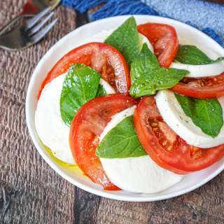 Caprese Salad (Insalata Caprese)