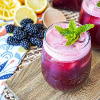 Mint Blackberry Lemonade (Limonada de Mora y Menta)