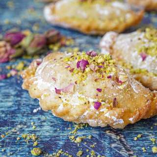 Almond Sanbuseh (Qotab)