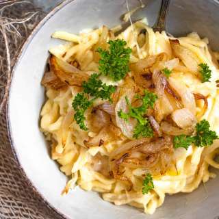 Spätzle with Cheese Sauce (Käsespätzle)