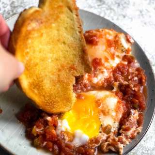 Salsa with Eggs
