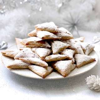 Almond Pastry Triangles - Trigona