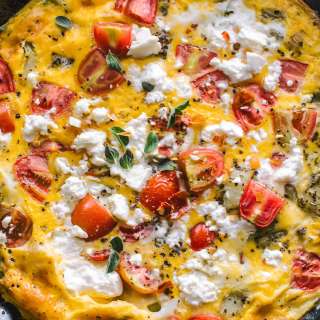 Greek Omelette with Tomato, Potatoes and Feta
