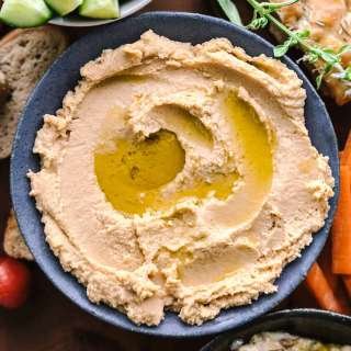 How to eat hummus