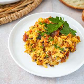 Ovos Mexidos com Farinheira (Portuguese Scrambled Eggs with Farinheira)