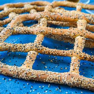 Kafes Peksemet (Cypriot Gate-Shaped Breadsticks)