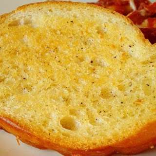 Make-Ahead Crispy, Buttery Garlic Bread