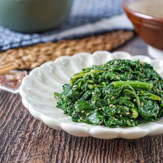 Japanese Kale with Sesame Dressing
