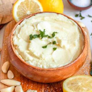 Toum (Lebanese Garlic Sauce)