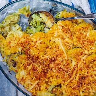 Cheesy Broccoli Pasta Bake
