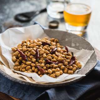 Szechuan Spicy Peanuts (黄飞鸿花生, Huang Fei Hong Spicy Peanuts)