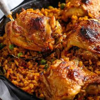 One Pan Crispy Spanish Chicken and Rice (Arroz Con Pollo)