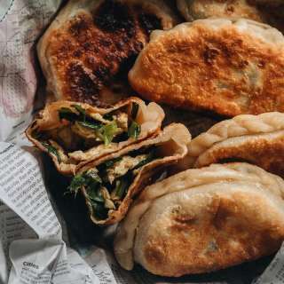 Chinese Chive Pockets (韭菜盒子, Chinese Chive Dumplings)