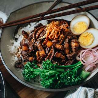Lu Rou Fan (Taiwanses Pork Rice Bowl)