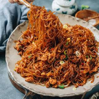 Stir Fried Vermicelli with Pork (Ma Yi Shang Shu, 蚂蚁上树)