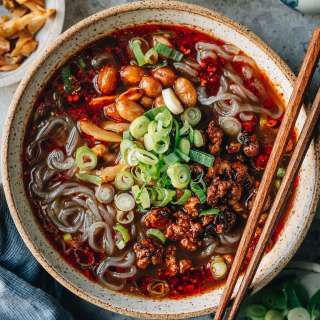 Suan La Fen (Hot and Sour Noodle Soup, 酸辣粉)