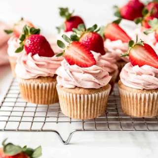 Homemade Strawberry Cupcakes Recipe