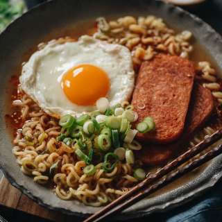 10-Minute Spam Ramen