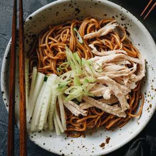 Chinese Chicken Noodle Salad (鸡丝凉面)