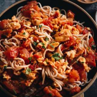 15-Minute Tomato Egg Noodles