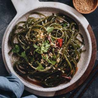 Chinese Seaweed Salad (凉拌海带丝)