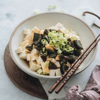Tofu with Century Egg Salad (皮蛋豆腐)