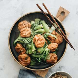 Stir Fried Baby Bok Choy with Gluten Balls (油菜炒面筋)