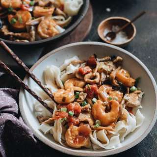 The Best Chinese Noodle Sauce (Da Lu Mian, 打卤面)