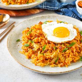 Kimchi Bokkeumbap (Korean Kimchi Fried Rice)