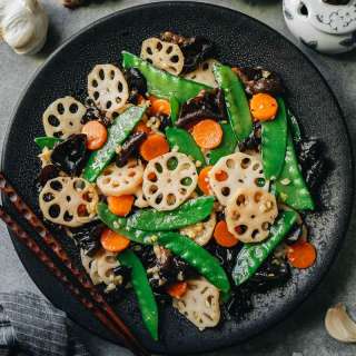 Cantonese Lotus Root Stir Fry (荷塘小炒, He Tang Xiao Chao)