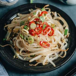 Bean Sprout Salad (凉拌豆芽)
